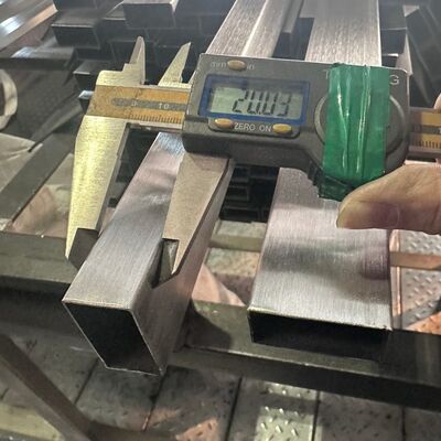 40×20mm Stainless Steel Rectangular Tube with 180G Hairline Finish in SS201 304 316 Grade